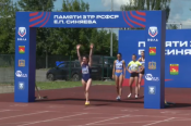 Анна Садовничева - победительница всероссийских соревнований памяти Евгения Синяева в беге на 400 метров