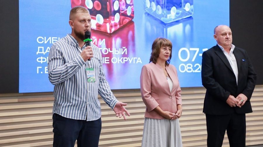  Родион Ежов на церемонии открытия турнира. Фото: Федерация нард Алтайского края