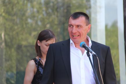 Село сжало кулаки