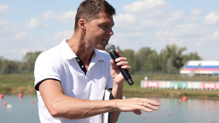 Блогер и журналист Сергей Медведев вновь прилетел из Санкт-Петербурга, чтобы комментировать "Алтайскую регату". Фото: Олег Богданов