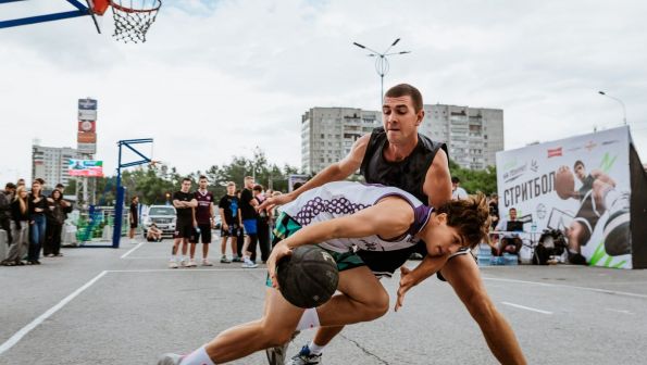 В Барнауле прошёл турнир по баскетболу 1х1 в рамках проекта «Смелость. Фест» (фото)