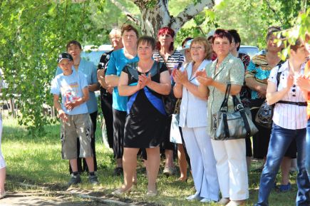 Село сжало кулаки