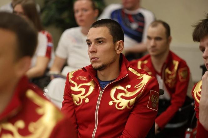 Бийчане Роман Жданов (на фото) и Егор Ефросинин выступят на чемпионате Европы по параплаванию. Фото: Паралимпийский комитет России