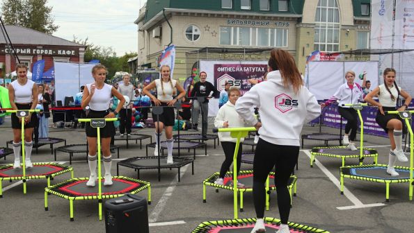 В День рождения краевой столицы прошёл традиционный фестиваль «Барнаул спортивный – город чемпионов» (фото)