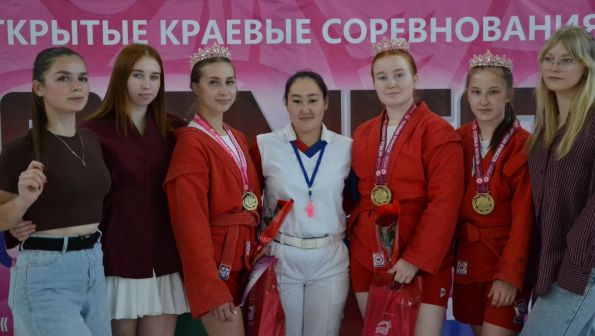 Короны девушкам к лицу! В Бийском районе состоялся третий открытый турнир "Алтайская принцесса"