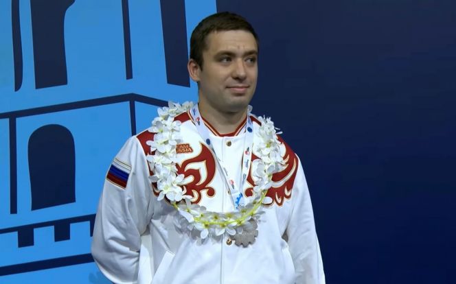 Егор Ефросинин открыл счет алтайским медалям на чемпионате Европы по параплаванию. Фото: Паралимпийский комитет России