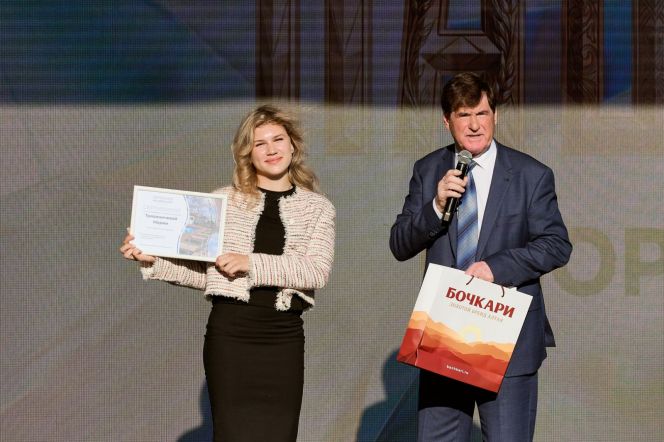 Премии «Наши-2026» удостоена Мария Травиничева. Самая титулованная сноубордистка края, воспитанница СШОР «Горные лыжи» в минувшем зимнем сезоне стала победительницей юниорского чемпионата мира в Италии. Фото: Виктория Негонова