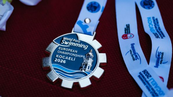 Сборная России впервые выиграла медальный зачёт паралимпийского чемпионата Европы по плаванию. Бийчане Роман Жданов и Егор Ефросинин завоевали четыре награды