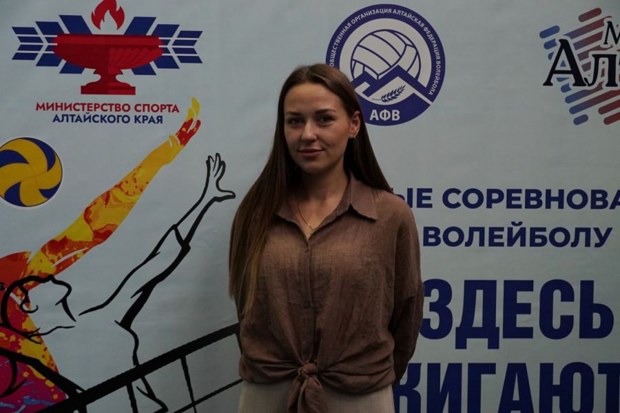 Тренер СШОР «Заря Алтая» Екатерина Коленко. Фото: Олег Харлов / «Алтайский спорт»