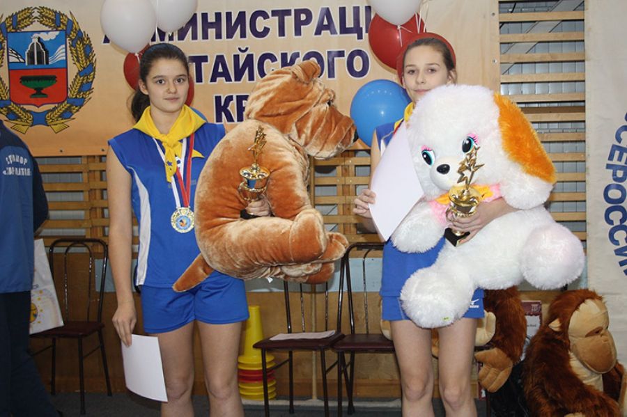 2013 год. Екатерина Коленко на фото справа