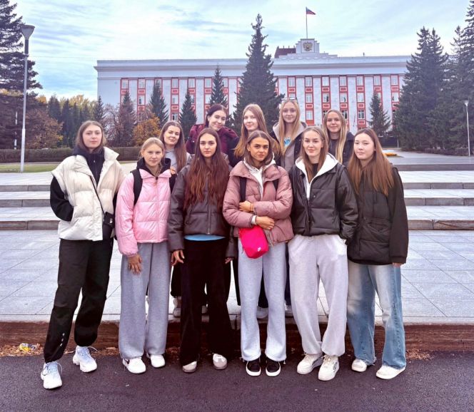 Команда «Алтай» перед отправлением на Дальний Восток. Фото: ВК «Алтай»