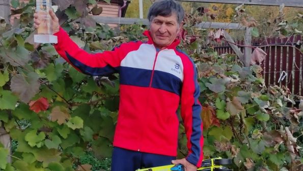 78-летний Евгений Годов из Бийского района стал победителем летнего Кубка России по биатлону среди любителей  