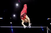 Гимнаст Сергей Найдин на чемпионате мира вышел в финалы командного многоборья и в упражнениях на перекладине