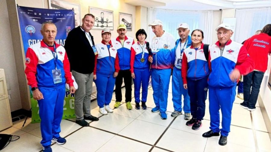 Команда Алтайского края на Спартакиаде в Пензе. В центре - Светлана Плотникова