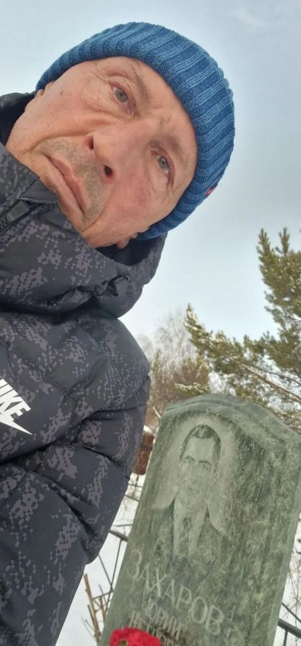 Сергей Клевцов регулярно заглядывает проведать своего учителя в тренерском деле - Юрия Захарова, ушедшего из жизни в 2003 году  