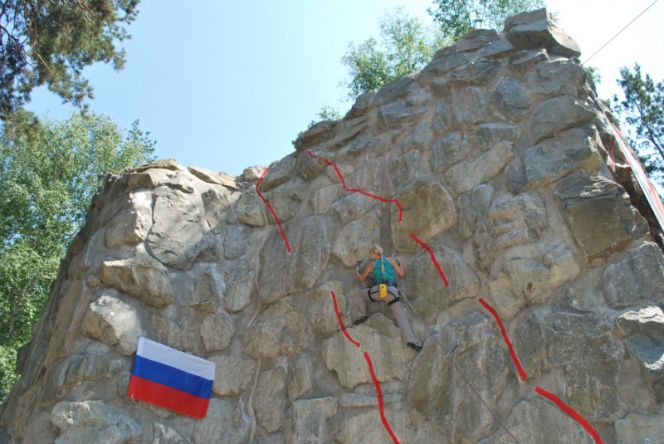 В Барнауле состоялся открытый чемпионат края по скалолазанию (фото).