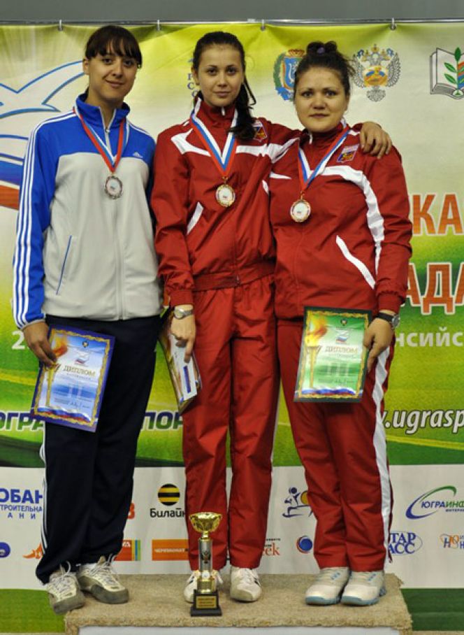 Студентка Алтайской академии экономики и права Елена Любицкая – серебряный призёр III Всероссийской летней универсиады по фехтованию на саблях.