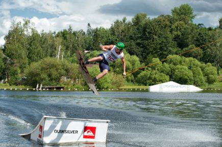 Барнаулец Александр Бослер – победитель первенства России в кабельной версии вейкбординга.