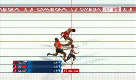 Артём Логинов также получит золотую медаль Паралимпийских игр за легкоатлетическую эстафету 4х100 метров.