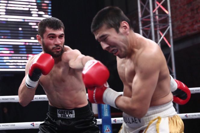 Братья Антоняны свели вничью свои бои на вечере профессионального бокса Extra Round 6 в Екатеринбурге