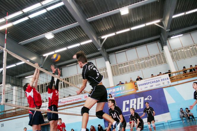 Победителем первого юношеского турнира памяти известного алтайского волейболиста 1980-х годов Николая Казанцева стала команда республиканской ДЮСШ из хакасского села Белый Яр