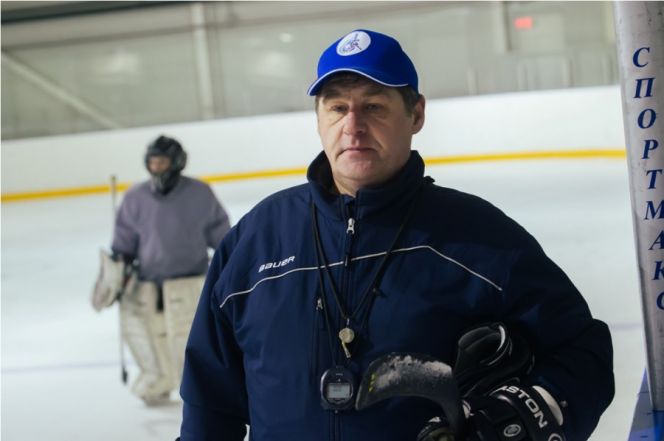 Олимпийский чемпион Кирилл Капризов подарил автомобиль своему первому тренеру 