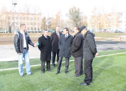 Заместитель губернатора края Даниил Бессарабов проинспектировал ход строительства ряда спортивных объектов.