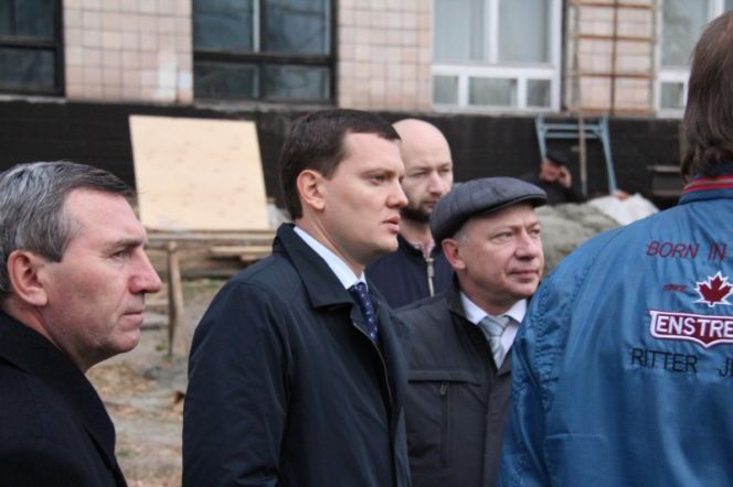 Заместитель губернатора края Даниил Бессарабов проинспектировал ход строительства ряда спортивных объектов.