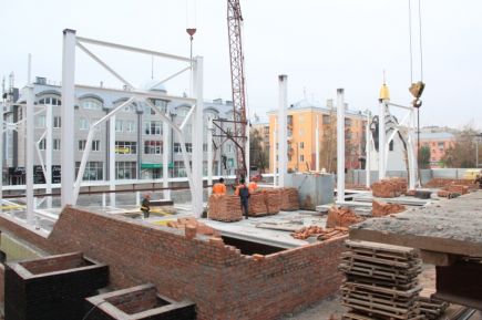 Заместитель губернатора края Даниил Бессарабов проинспектировал ход строительства ряда спортивных объектов.