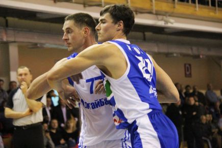 "АлтайБаскет" уступил дома "Университету-Югре" из Сургута - 60:79 (фото).