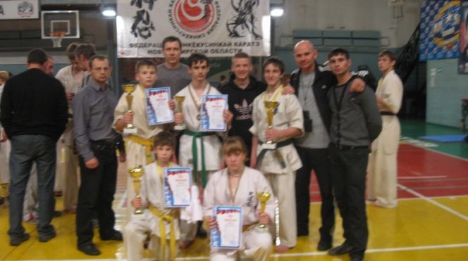 Алтайские спортсмены завоевали медали на ежегодном турнире по каратэ в Новосибирске.
