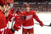 Воспитанник алтайского хоккея Евгений Свечников впервые забил гол с игры в НХЛ (видео)