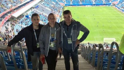 Роман Труханович (в центре)