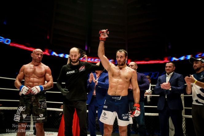 Алексей Кунченко –  Александр Бутенко. Бой за звание чемпиона М-1 Global. Фото: РОО «Новый поток»