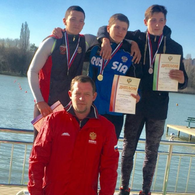 Всероссийские соревнования среди юниоров и юниорок до 19 лет, Краснодар. Каноэ, юниоры, 1000 метров. Фото: canoesport.ru