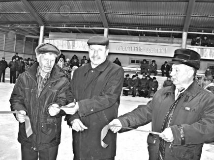 Через хоккей - в передовики