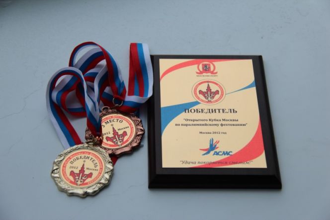 Константин Бейч стал победителем открытого кубка Москвы по фехтованию на колясках.