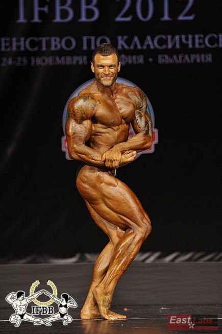 Дмитрий Крылов – серебряный призёр чемпионата мира по классическому бодибилдингу (фото).