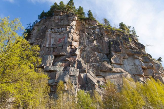 Скала Иконостас в селе Турочак