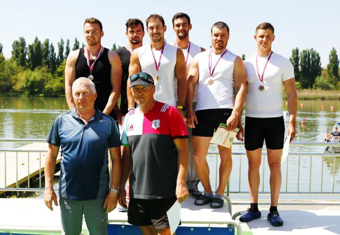 Кубок России по гребле на байдарках и каноэ - 2018. Победители и призёры на дистанции 200 м, байдарки-двойки. Фото: canoesport.ru.