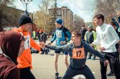 В Бийске состоялась легкоатлетическая эстафета, посвящённая Великой Победе (фоторепортаж)
