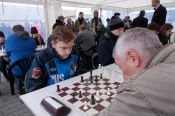 В Барнауле в День Победы прошли блиц-турнир и шахматный матч 50 на 50