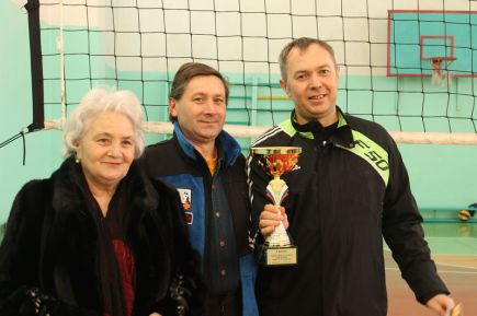 В посёлке Верх-Обском состоялся межрайонный турнир по волейболу среди ветеранов, посвящённый памяти Н.М. Бондарчука.