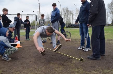 III летний фестиваль физкультурно-спортивного комплекса «Готов к труду и обороне» собрал 16 мая на стадионе с. Залесово 110 участников. Фото: Мария КИТАЕВА
