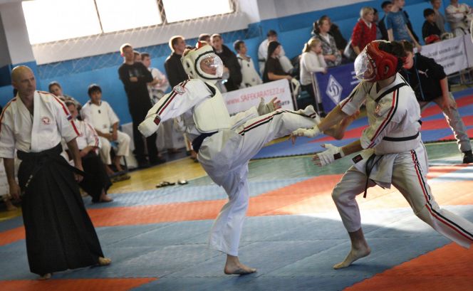 Мороз каратистам не помеха