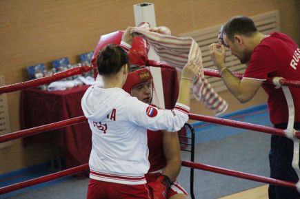 В Барнаульском юридическом институте завершился турнир среди юниоров памяти сотрудников УФСБ России по Алтайскому краю, погибших в локальных конфликтах (фото).