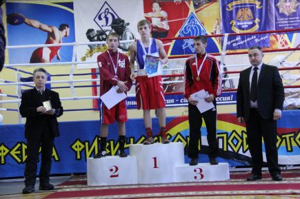 В Барнаульском юридическом институте завершился турнир среди юниоров памяти сотрудников УФСБ России по Алтайскому краю, погибших в локальных конфликтах (фото).