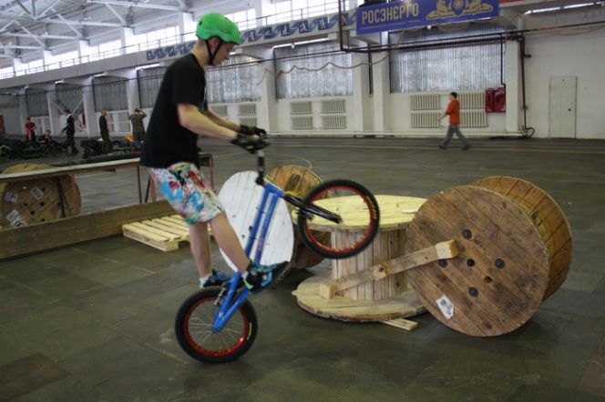 Соревнования по экстремальным видам в Барнауле собрали более 150 спортсменов.