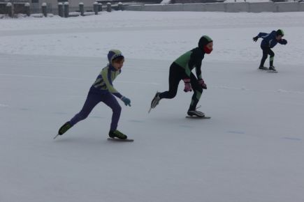 В Барнауле прошли соревнования по скоростному бегу на коньках «Открытое первенство Алтайского края. Открытое первенство СДЮШОР «Клевченя» «Лучший спринтер».