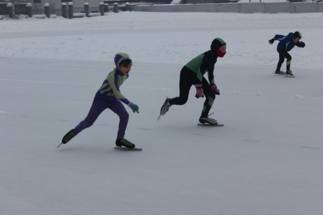 В Барнауле прошли соревнования по скоростному бегу на коньках «Открытое первенство Алтайского края. Открытое первенство СДЮШОР «Клевченя» «Лучший спринтер».